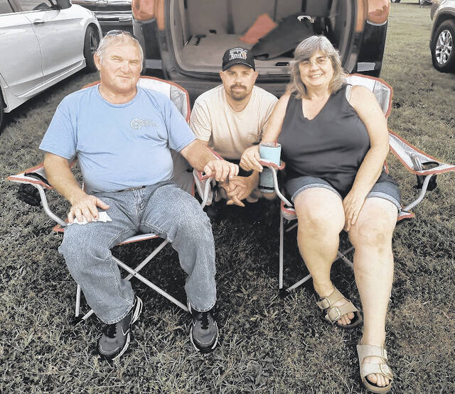 Buddy and his wife Lisa Summers were excited to be out celebrating the nations birthday with their son Rick.